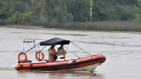 Efectivos de Prefectura, ayer, durante el operativo de búsqueda.