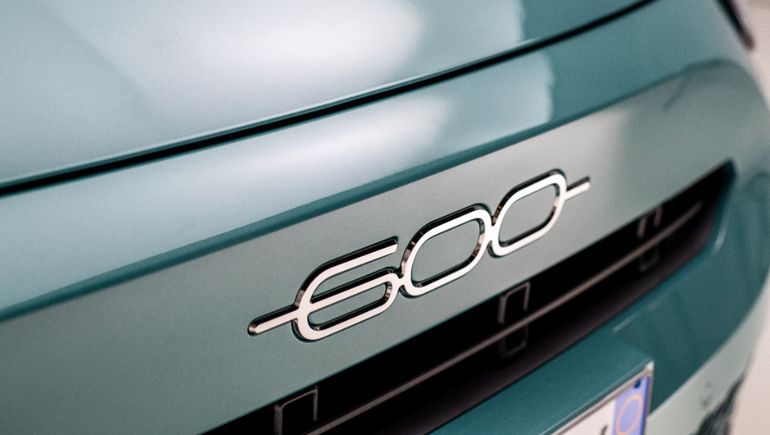 La vuelta de un pequeño gigante: con un motor naftero 1.2 turbo de 136 CV y otro eléctrico de 29 CV, el Fiat 600 Hybrid es uno de los lanzamientos con mayor expectativa del año.