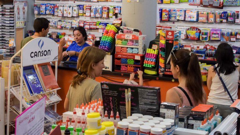 En útiles se cuida hasta el último centavo