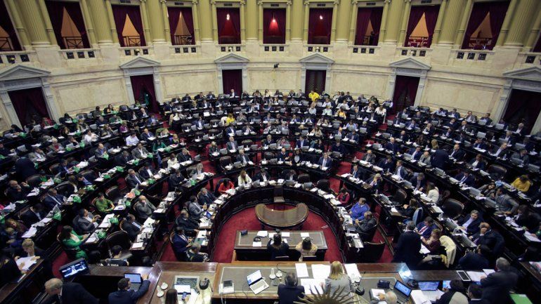 Diputados aprobó la Ley Micaela Garcia: capacitarán contra la violencia de género