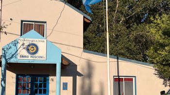 Los efectivos de la Comisaría N°48 protagonizaron una heroica escena al salvarle la vida a un bebé. Los efectivos de la Comisaría N°48 protagonizaron una heroica escena al salvarle la vida a un bebé.