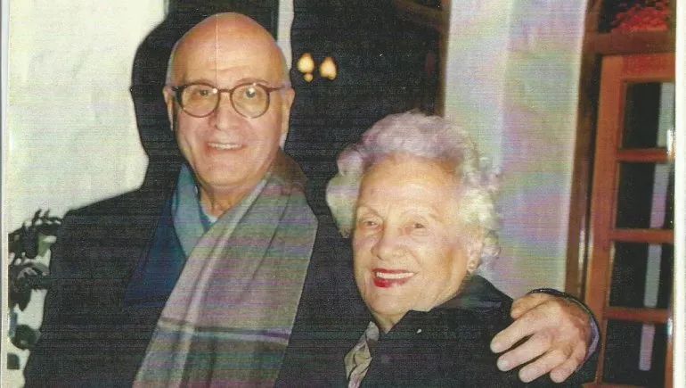 El padre Juan San Sebastián y su madre. El padre Juan San Sebastián y su madre.