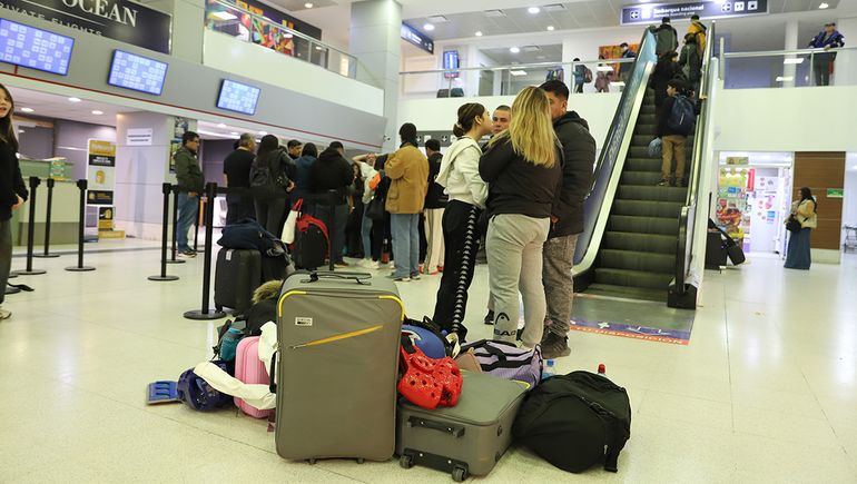 Flybondi lo hizo otra vez: caos en el aeropuerto de Neuquén por vuelos cancelados