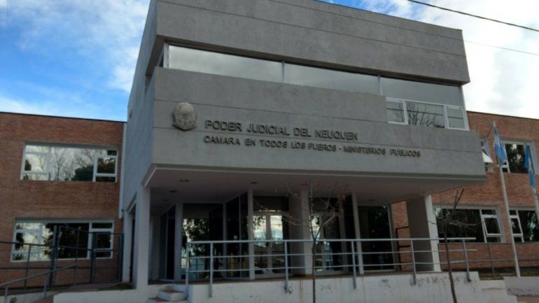 Lo acusaron por abusar de los dos hijos de su pareja