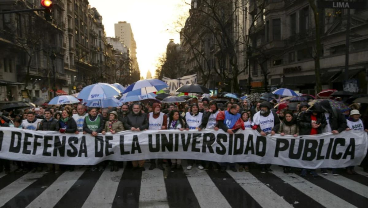 La Marcha Universitaria convocó a unas 800 mil personas en todo el país. Foto: LMN.