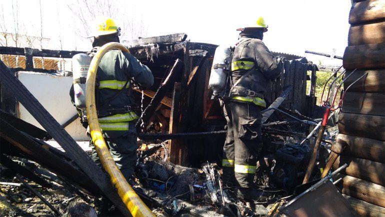 Voraz incendio consumió un galpón en San Martín de los Andes