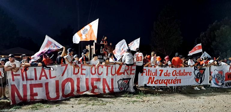 Los integrantes de las filiales pudieron tener cara a cara a sus ídolos. Los integrantes de las filiales pudieron tener cara a cara a sus ídolos.