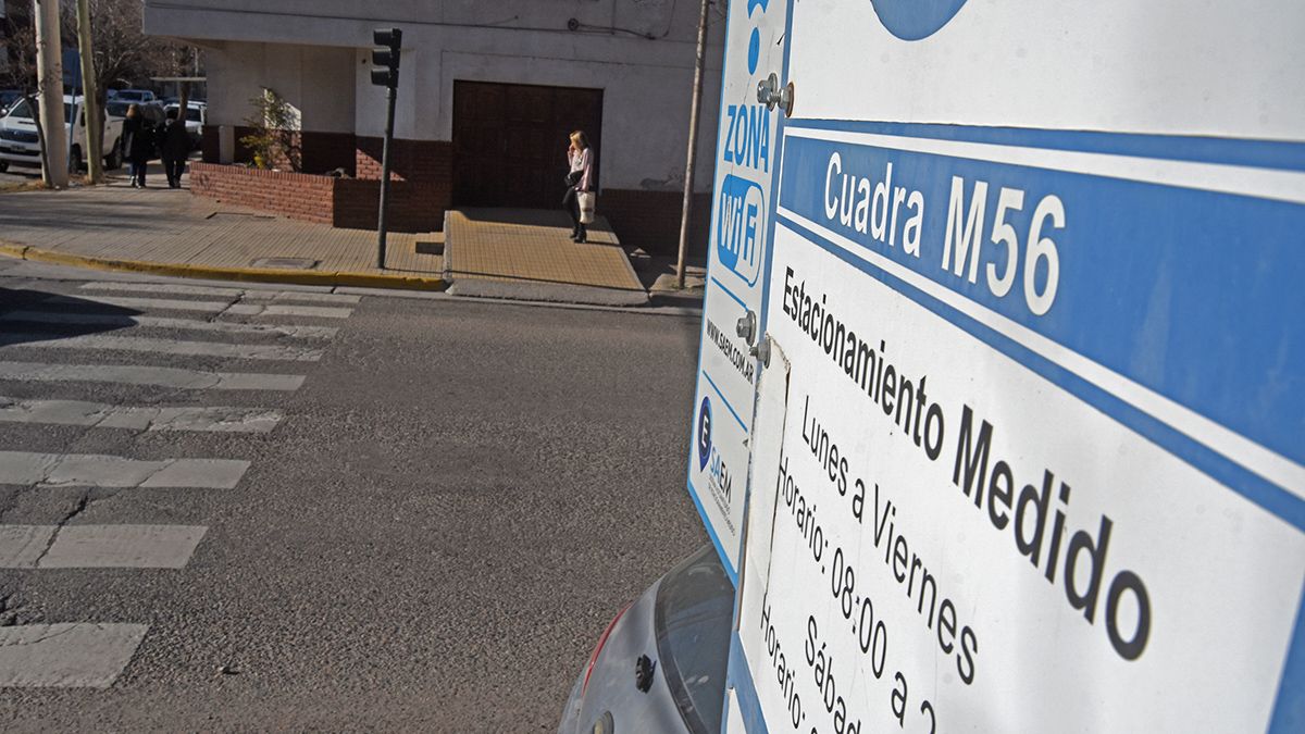 San Martín de los Andes cobrará estacionamiento para sostener el boleto estudiantil thumbnail