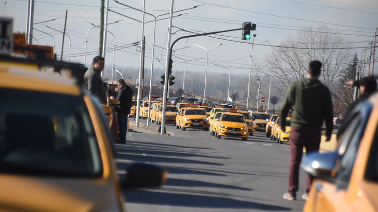 Taxistas suspendieron el servicio nocturno en Neuquén