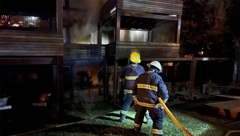 San Martín de los Andes: evacuaron turistas por un incendio
