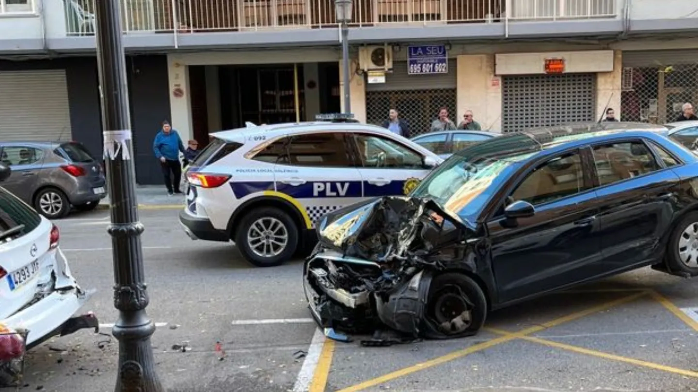 Un cura chocó borracho y se justificó con la policía: Fue por el vino de la misa