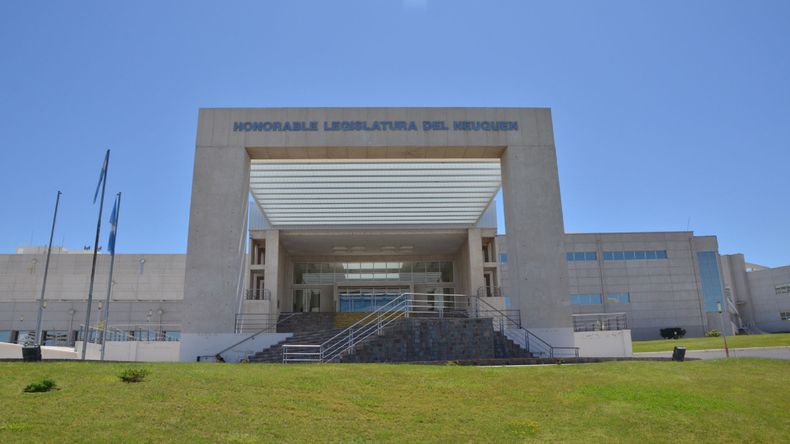 Los vehículos serán exhibidos en el predio de la Legislatura de Neuquén | LM Neuquen Los vehículos serán exhibidos en el predio de la Legislatura de Neuquén