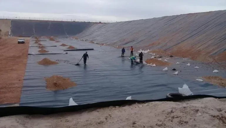 Así se prepararon las cavas del actual Complejo Ambiental Neuquén. Gentileza.