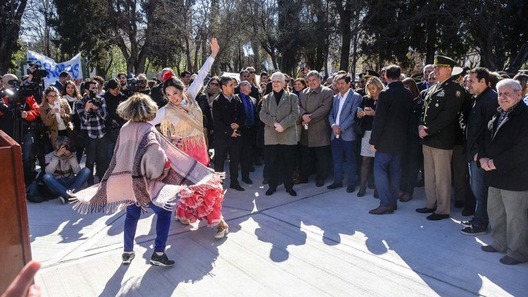 Se festejó a toda orquesta en la nueva plaza Roca