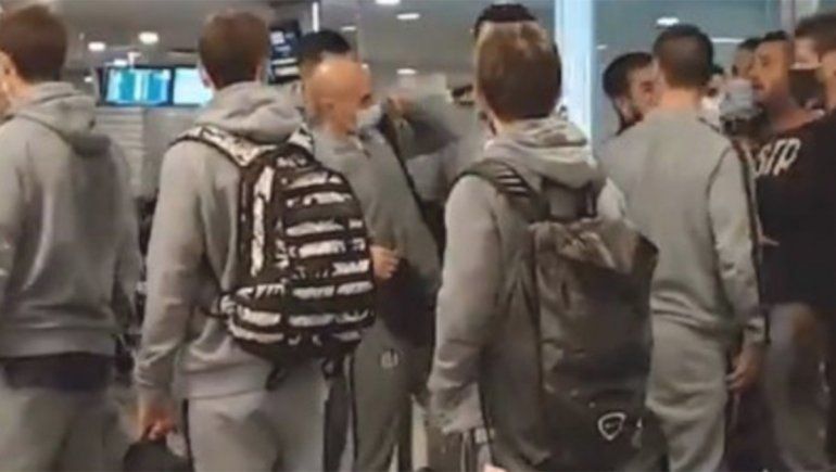 Escandaloso video: allegados apretaron al plantel de San Lorenzo