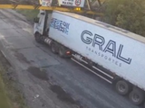 Camioneros pide una ruta alternativa por los choques al puente del tren