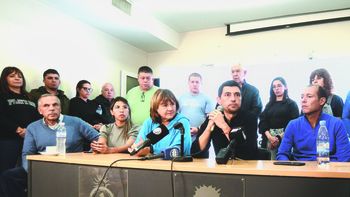 El golpe por la derrota del 16 de abril todavía no se asimiló en el MPN. El golpe por la derrota del 16 de abril todavía no se asimiló en el MPN.