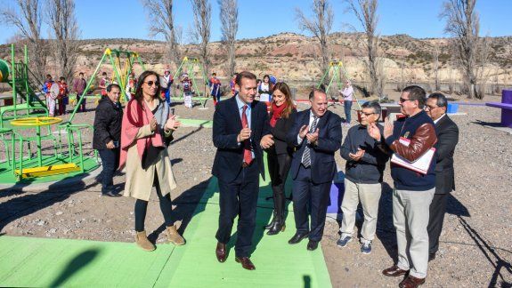 El gobernador Omar Gutiérrez y el intendente Hugo Moenne destacaron la importancia de esta área recreativa.