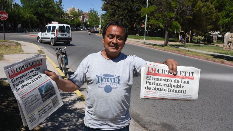Eduardo, orgulloso de ser el decano de los canillitas