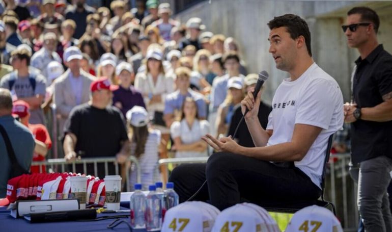 “Lo condujeron a una comisaría y ahí se encuentra en estos momentos”, indicó el presidente estadounidense. “Lo condujeron a una comisaría y ahí se encuentra en estos momentos”, indicó el presidente estadounidense.