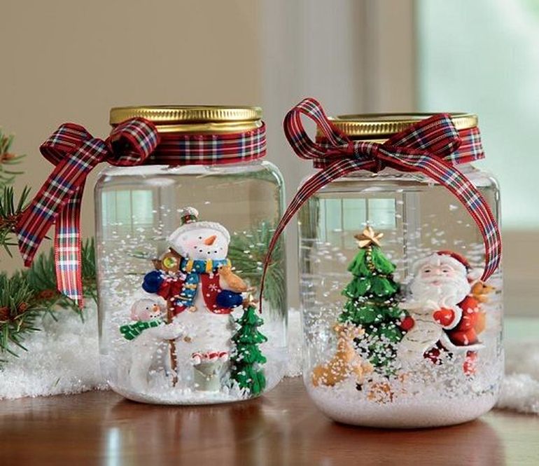 Mini centros de mesa que funcionan como “bolas de nieve” caseras. Mini centros de mesa que funcionan como “bolas de nieve” caseras.