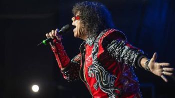 Qué le pasó a La Mona Jiménez: el video del preocupante episodio que obligó a detener su show en Córdoba | LM Neuquen Qué le pasó a La Mona Jiménez: el video del preocupante episodio que obligó a detener su show en Córdoba