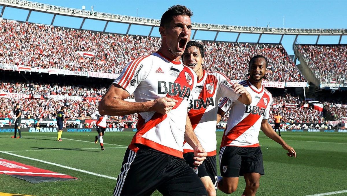 Qué habló River con Alario para que vuelva al club