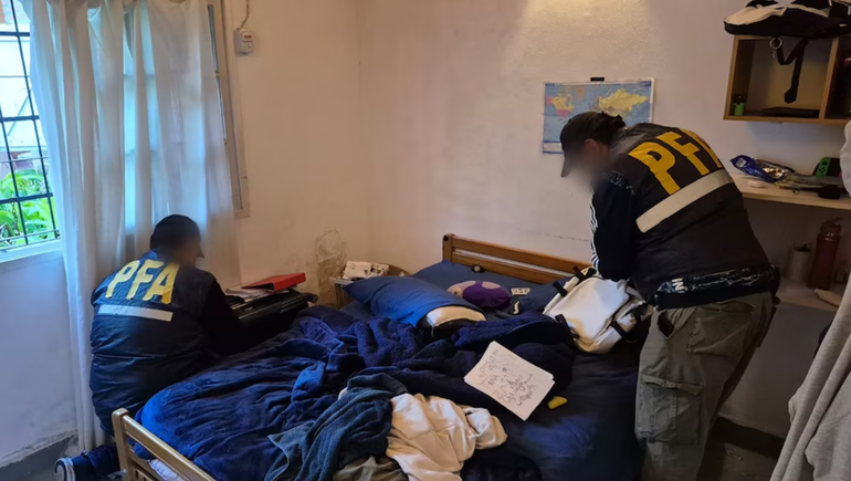 El FBI allanó la casa de un adolescente por amenazas terroristas
