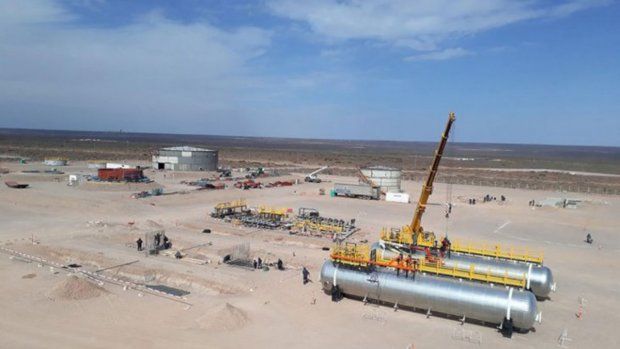 un grupo de trabajadores inicia medidas de fuerza en vaca muerta