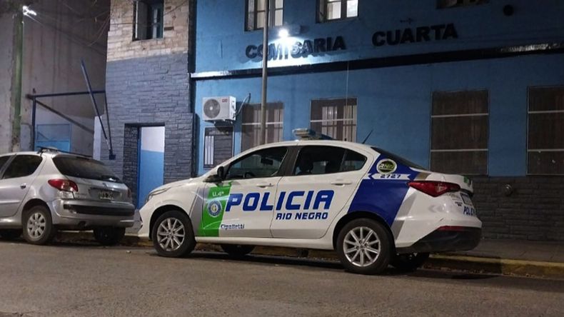Personal de la Comisaría 4° detectó la sustancia sospechosa durante una requisa de seguridad. | LM Neuquen Personal de la Comisaría 4° detectó la sustancia sospechosa durante una requisa de seguridad.