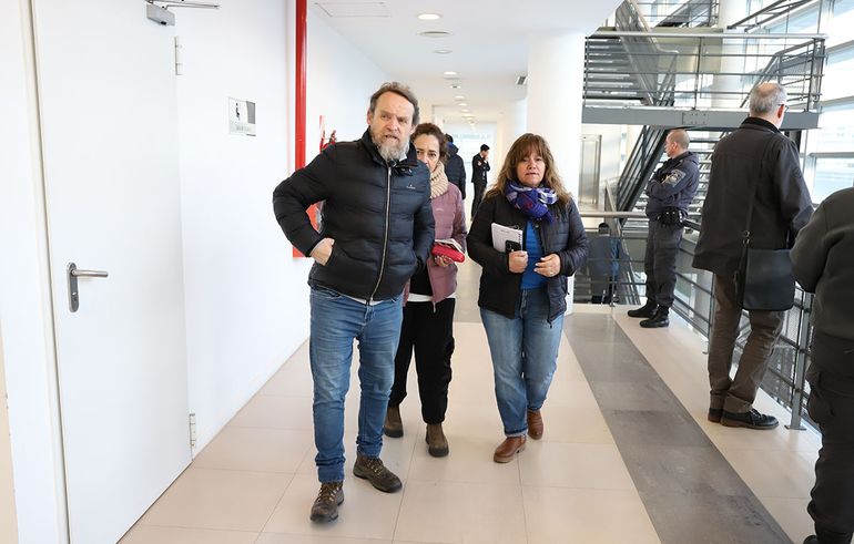 ATEN siempre estuvo en el juicio por la explosión de la Escuela 144. Marcelo Guagliardo asistió a las 10 audiencias acompañad a la familia de las víctimas. ATEN siempre estuvo en el juicio por la explosión de la Escuela 144. Marcelo Guagliardo asistió a las 10 audiencias acompañad a la familia de las víctimas.