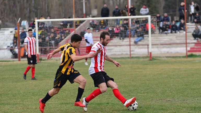 Emotiva despedida con gol de Domini y polémico corte