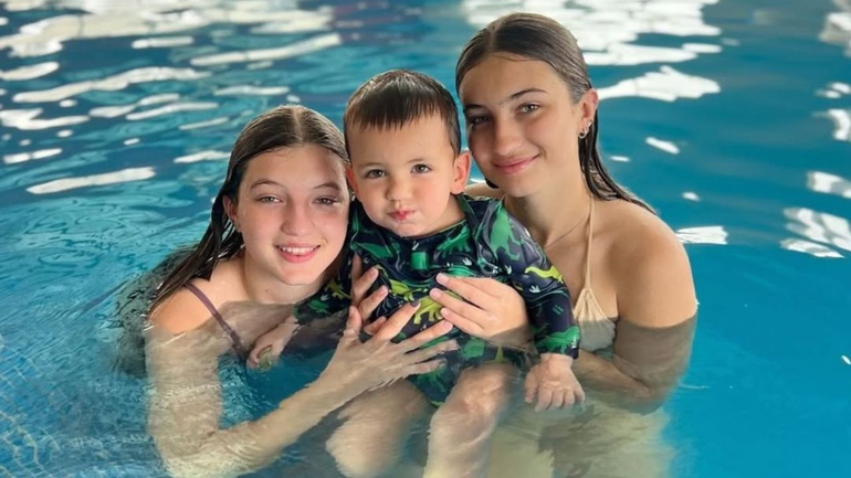 El saludo de las hijas de Nicole Neumann a Luca Cubero, el hijo de Mica Viciconte