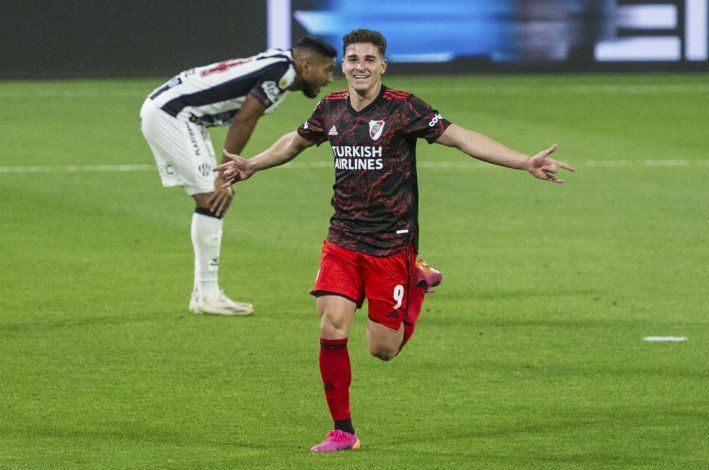 Del golazo de Julián Alvarez a las bombas de Carrozza contra Vignolo