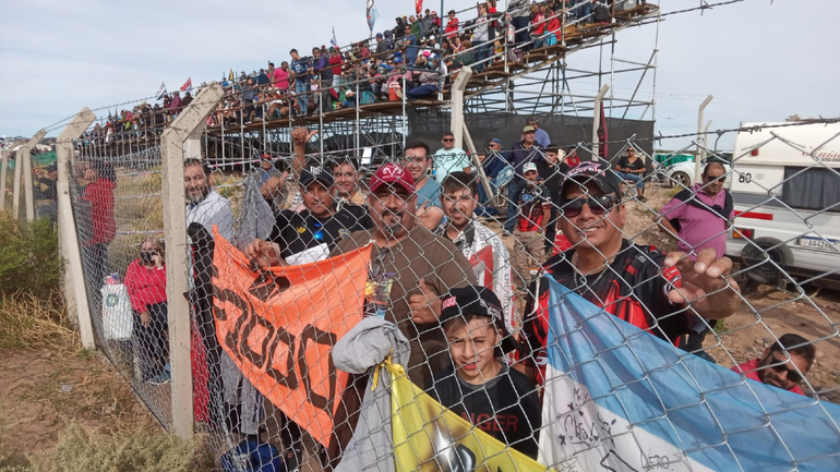 El Turismo Carretera se vive a pleno en Centenario: ¿a qué hora se corren las finales?