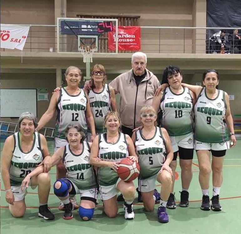 El equipo de Pioneras en la categoría +55. 