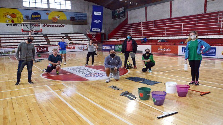 El bádminton volvió a la actividad en La Caldera