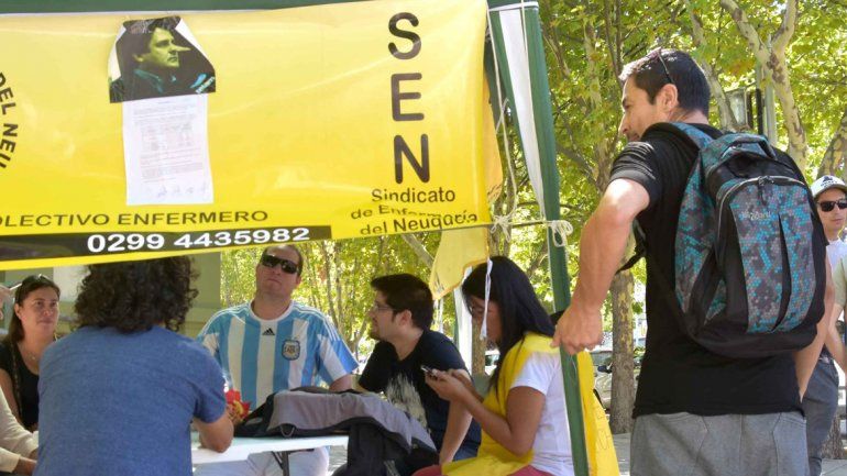 Hay oferta para Enfermeros pero siguen reclamando un 20%