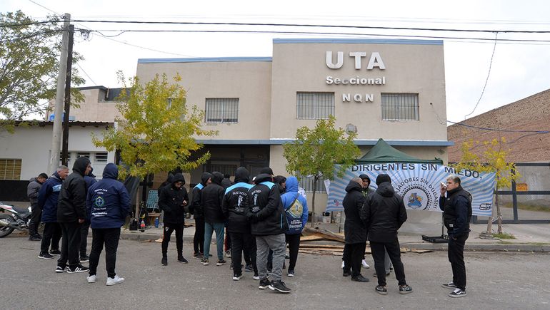 Los incidentes fueron entre la agrupación Juan Manuel Palacios y la conducción de la UTA Neuquén.
