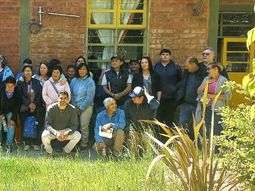 Productores de Picún Leufú trabajan en la implementación de estrategias para mejorar la inserción en los mercados. Productores de Picún Leufú trabajan en la implementación de estrategias para mejorar la inserción en los mercados.