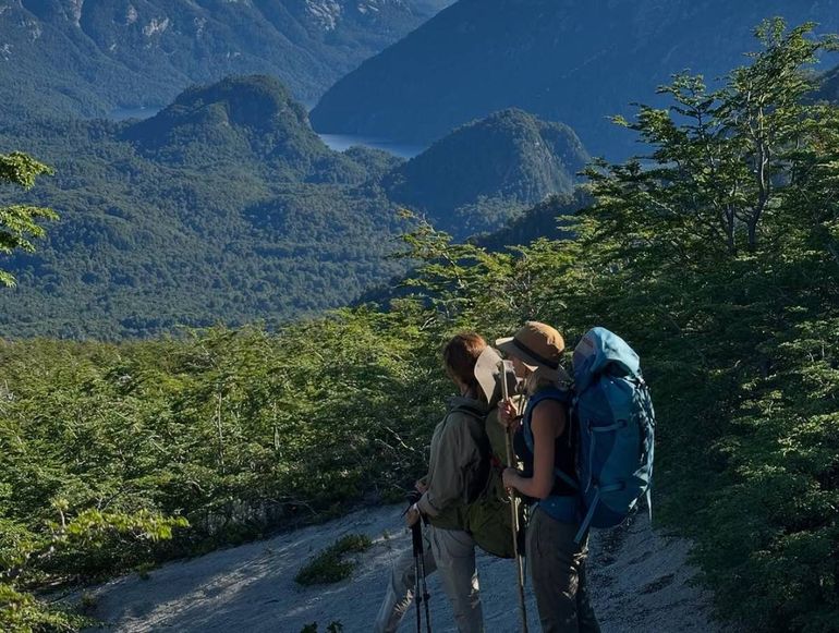 Carola del Bianco y Juliana Awada en Villa La Angostura. (Foto: Instagram/caroladelbianco) Carola del Bianco y Juliana Awada en Villa La Angostura. (Foto: Instagram/caroladelbianco)