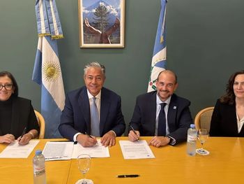 Chevron y Pampa Energía sumaron fondos millonarios para las becas Gregorio Álvarez.