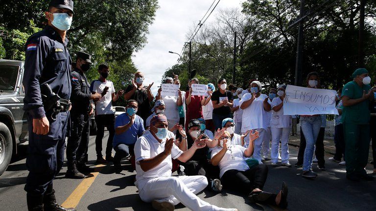 Paraguay: ante el colapso de los hospitales, médicos piden que dicten cuarentena total