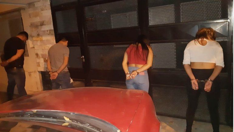 Hicieron una fiesta en plena cuarentena, cayó la Policía y quisieron escapar por los techos
