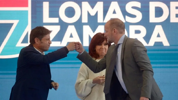 El gobernador Kicillof, su Jefe de Gabinete Insaurralde, y la vicepresidente Kirchner; todos reunidos por un mismo objetivo: manteer el poder en Buenos Aires. El gobernador Kicillof, su Jefe de Gabinete Insaurralde, y la vicepresidente Kirchner; todos reunidos por un mismo objetivo: manteer el poder en Buenos Aires.