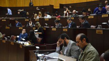 Diputados, anoche, durante la sesión de la Legislatura.