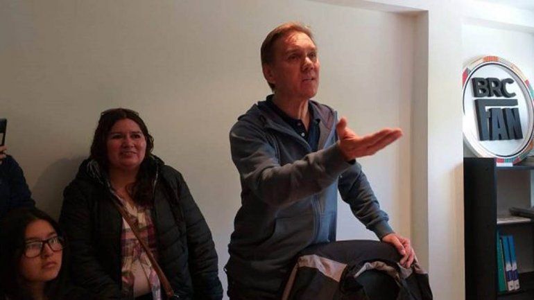 Alumnos de Bariloche se quedan sin viaje de egresados a Brasil por una estafa