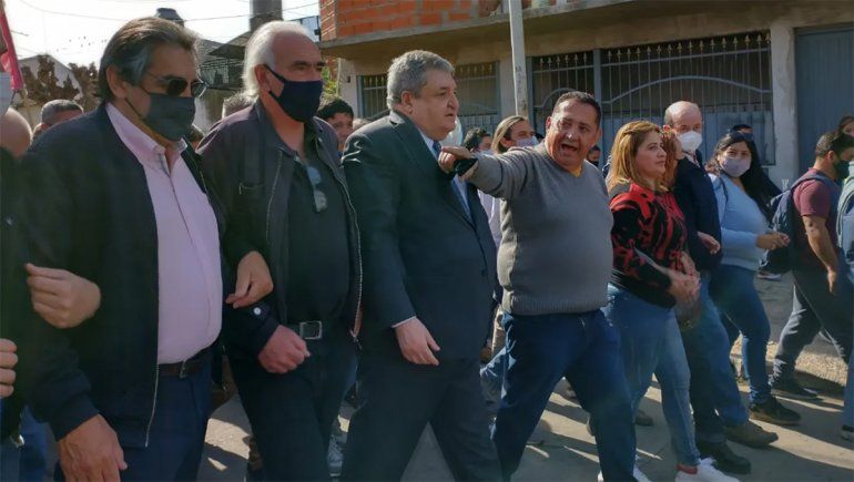 Luego de quedar en libertad, Luis DElía encabezó una marcha