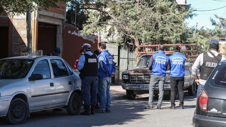 Investigaban un robo y se encontraron con droga