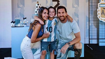 la reaccion de mateo messi cuando le toco la figurita de su papa la reaccion de mateo messi cuando le toco la figurita de su papa